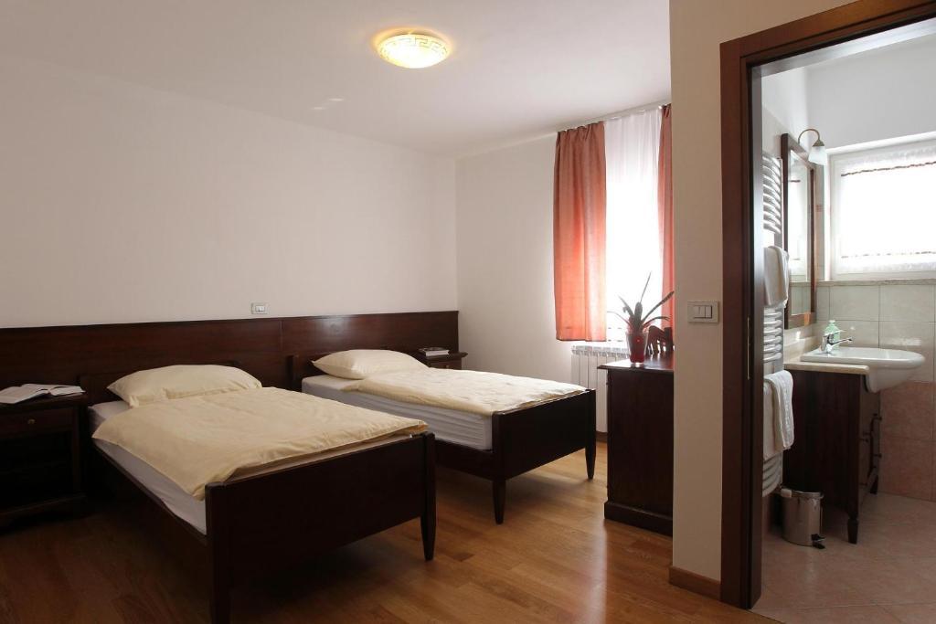 Guest House Pod Slavnikom Podgorje  Номер фото